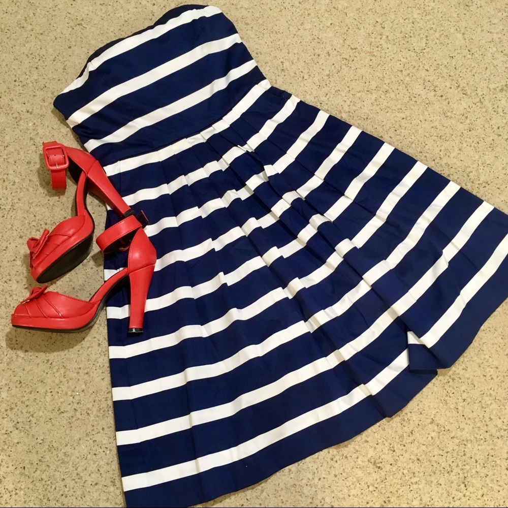 NWT GAP blue & white nautical strapless dress!